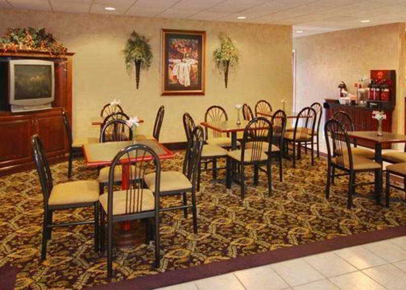 Comfort Suites Airport Columbus Restoran gambar